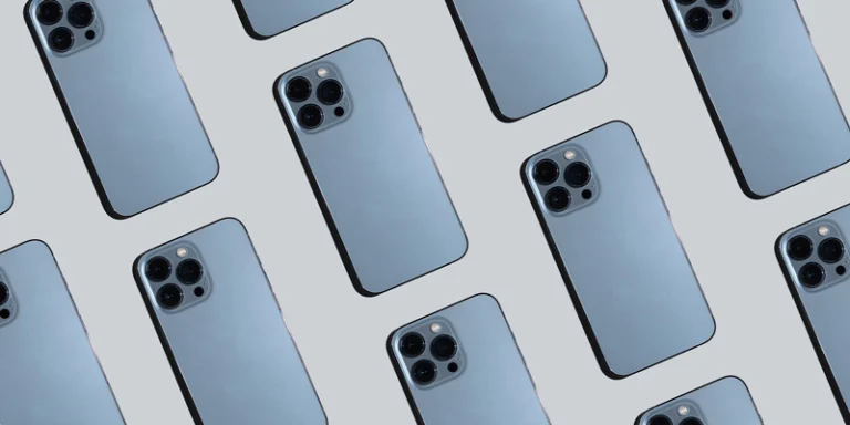 Smartphones naast elkaar als productbeeld van Electimo